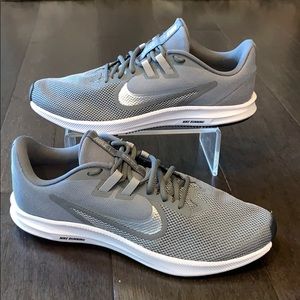 Nike DOWNSHIFTER Run Fast Running Shoes Size 11.5